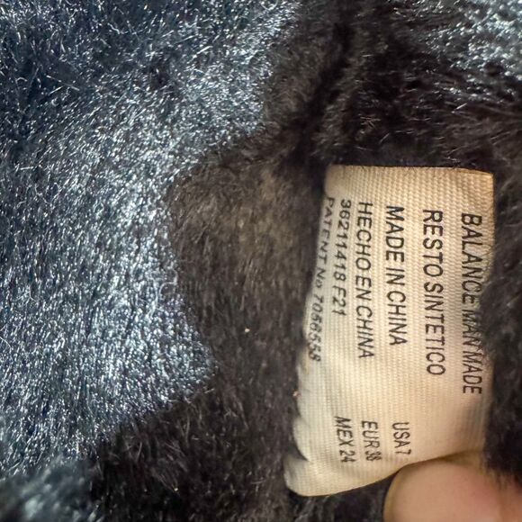 Madden NYC Black Faux Fur Crossband Slippers with Logo Elastic Strap Size 7 - Picture 4 of 7